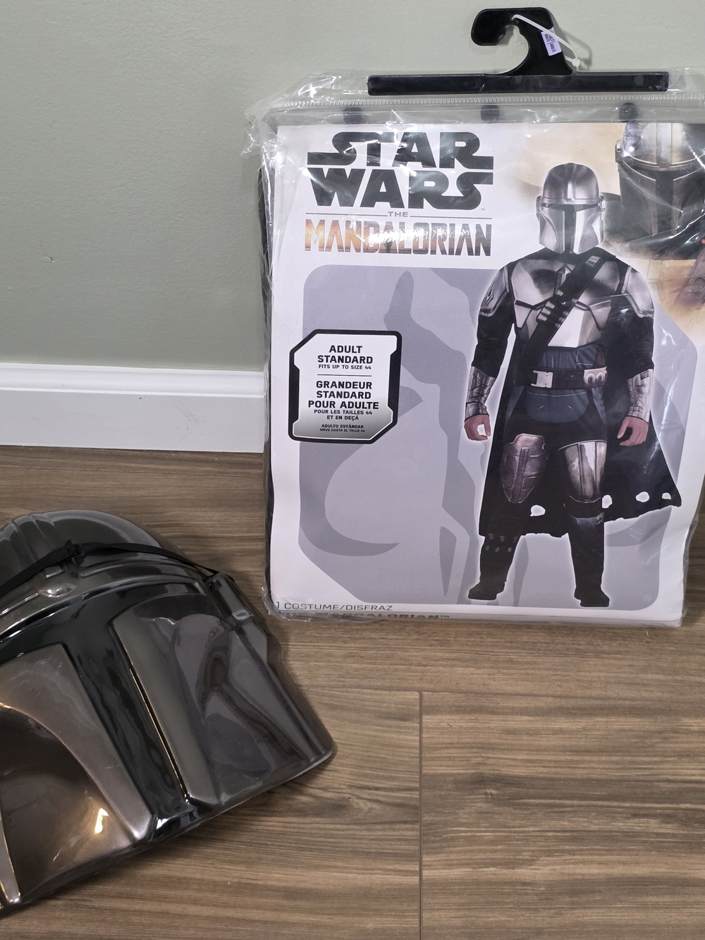 Star Wars The Mandalorian Men's Costume - Silver and Black